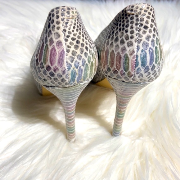 Steve Madden Women’s Nala Iridescent Snakeskin Platform Pumps NEW - Picture 6 of 7